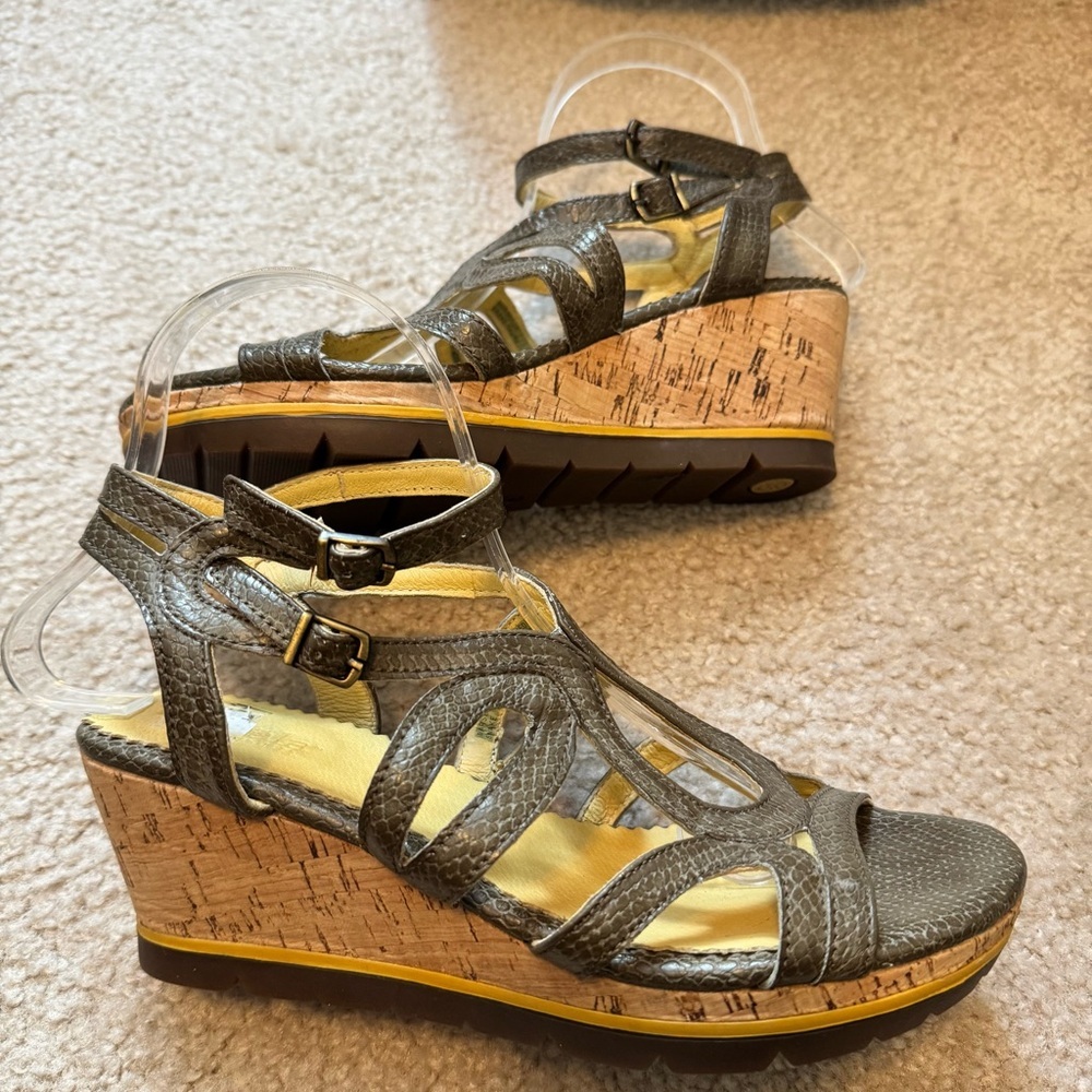 ANTHROPOLOGIE | BUSSOLA SAINT TROPEZ BEIGE GLADIATOR CORK WEDGE SANDALS |